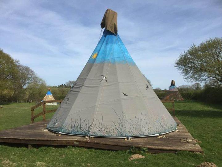 Big Sky Tipi Holidays Wartling Exterior photo