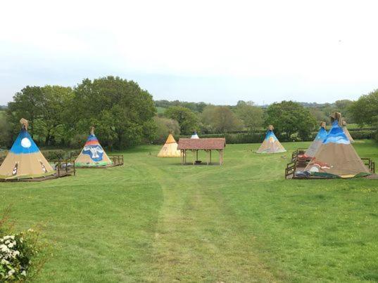 Big Sky Tipi Holidays Wartling Exterior photo